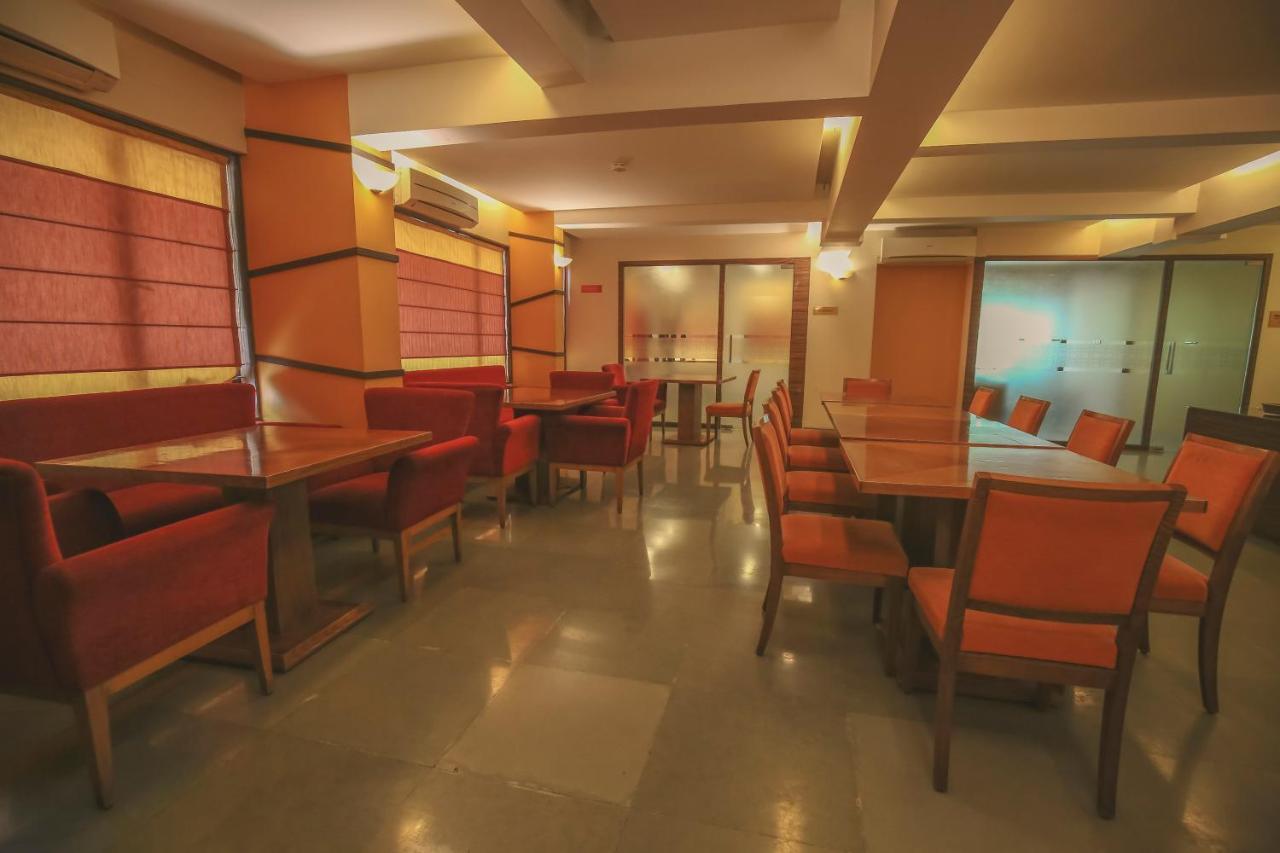 Hotel The Gold Haven Pune Esterno foto