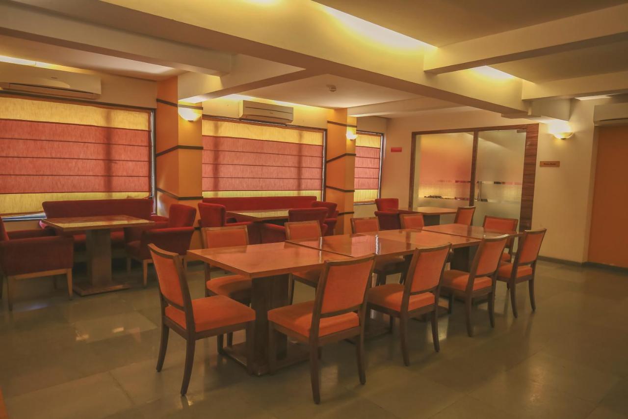 Hotel The Gold Haven Pune Esterno foto