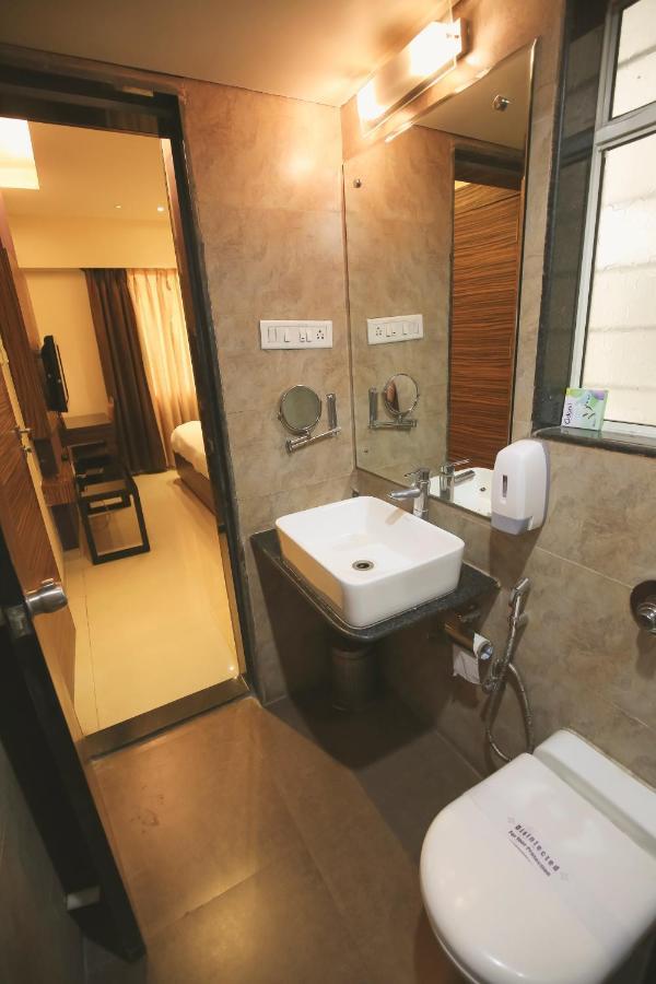 Hotel The Gold Haven Pune Esterno foto